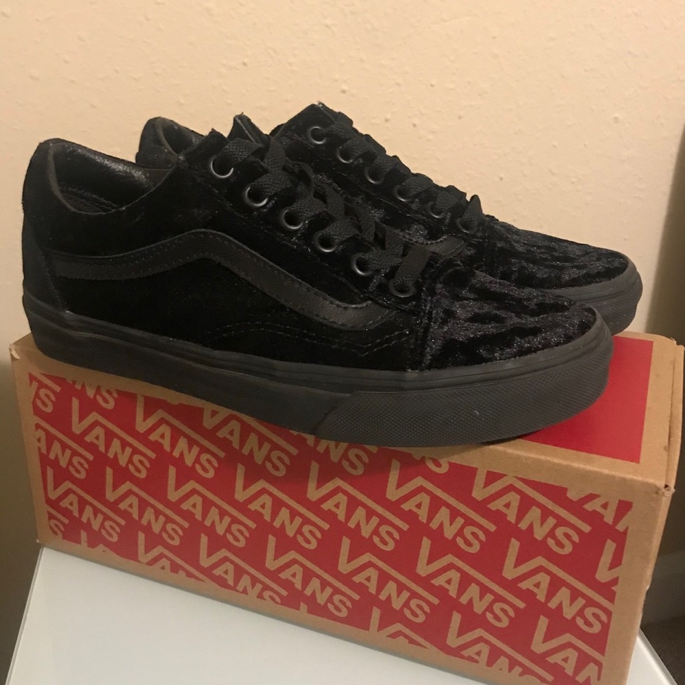 Vans Old Skool Black Velvet Shoes, Size 6